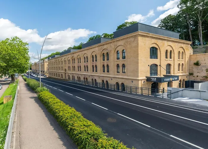 Student Factory Treves 3*